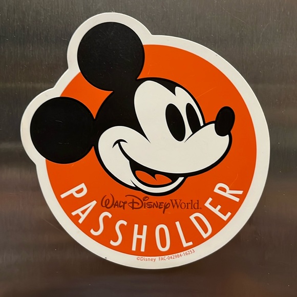 Walt Disney World Annual Passholder Magnet. Mickey Mouse orange magnet. - Picture 1 of 1